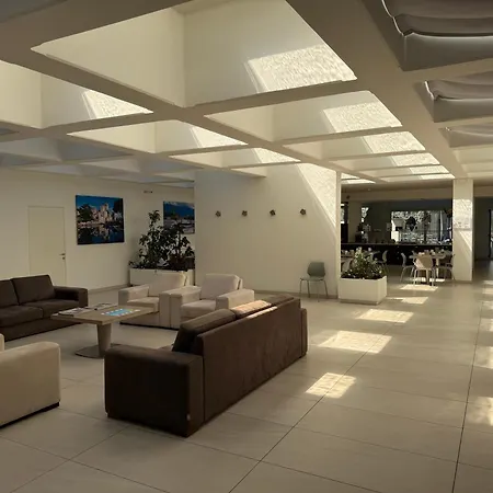 Hotel Holiday Hotel 3*