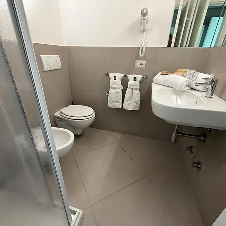 Hotel Holiday Отель
