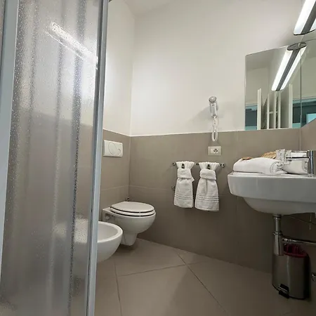 Отель Hotel Holiday