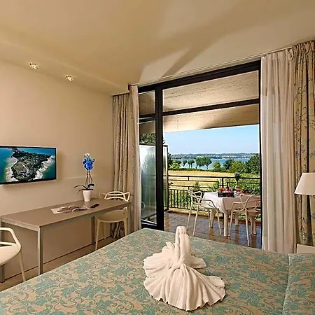 호텔 Hotel Holiday 시르미오네