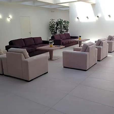 Hotel Holiday 3* 시르미오네