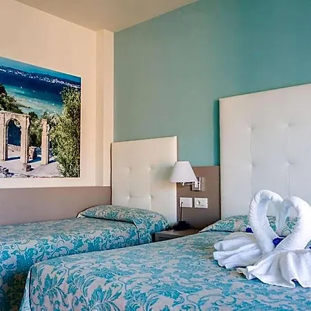 Hotel Holiday