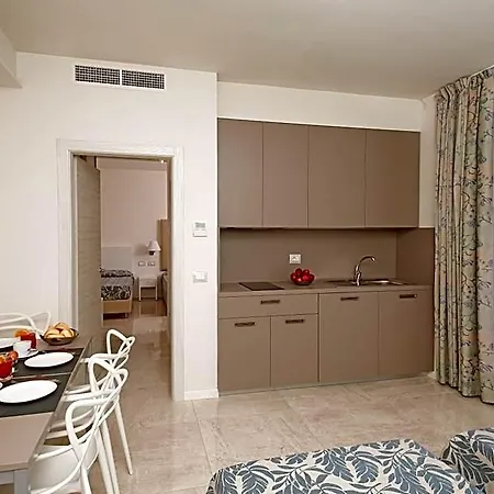Hotel Holiday Hotel 3*