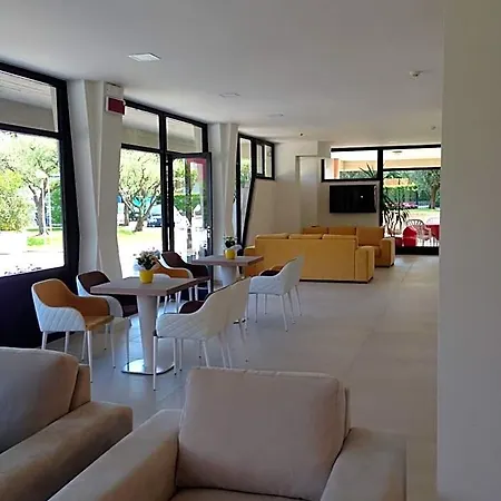 Hotel Holiday 3*