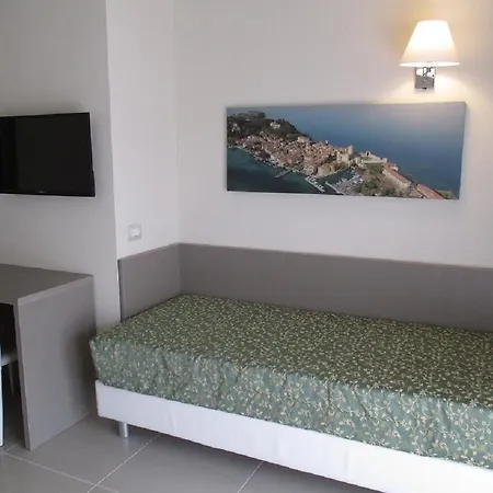 Hotel Holiday Hotel 3*