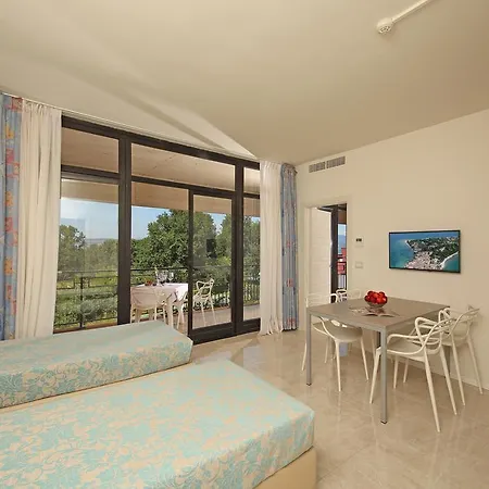 Hotel Holiday Hotel 3*