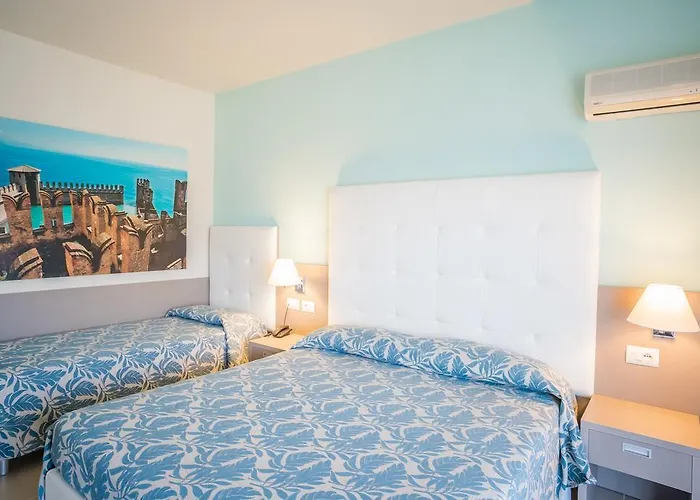 Hotel Holiday Hotel 3*