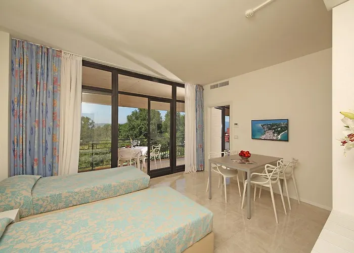 Hotel Holiday Hotel 3*