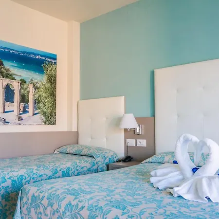 Szálloda Hotel Holiday