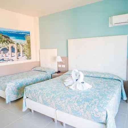 Hotel Holiday Szálloda