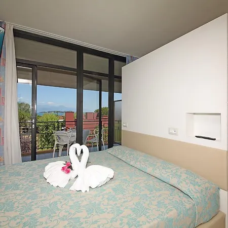 Hotel Holiday 3*