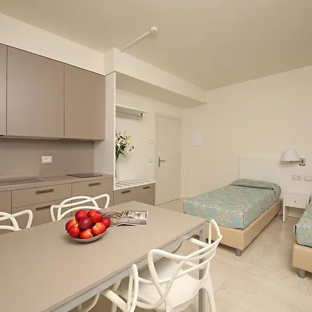 Hotel Holiday
