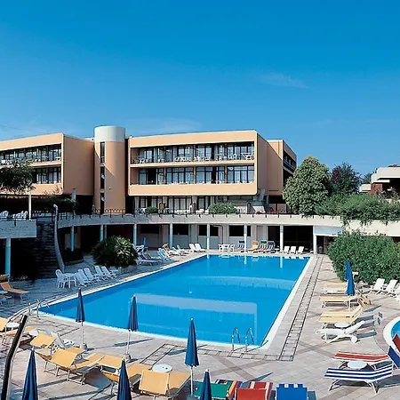Szálloda Hotel Holiday 3*