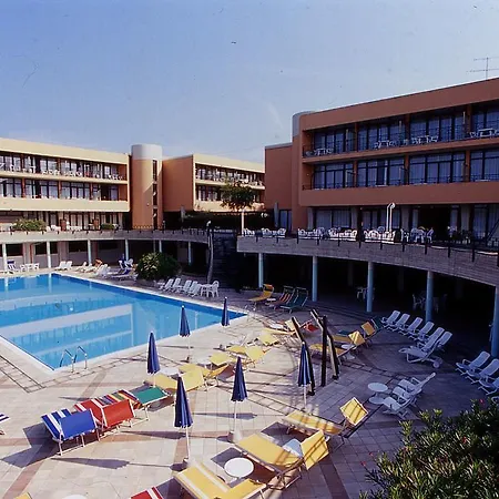 Hotel Holiday Szálloda 3*